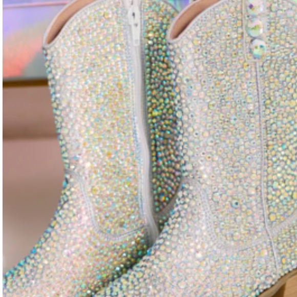 Sparkling Crystal Embellished kids Boots New With Tags - Picture 6 of 7